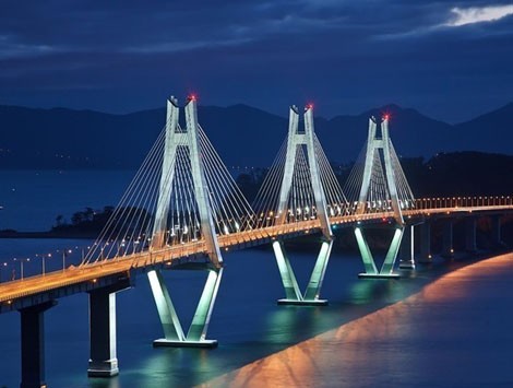 巨加跨海大橋+海底隧道